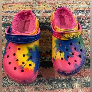 Girls Classic Lined Crocs Size 13